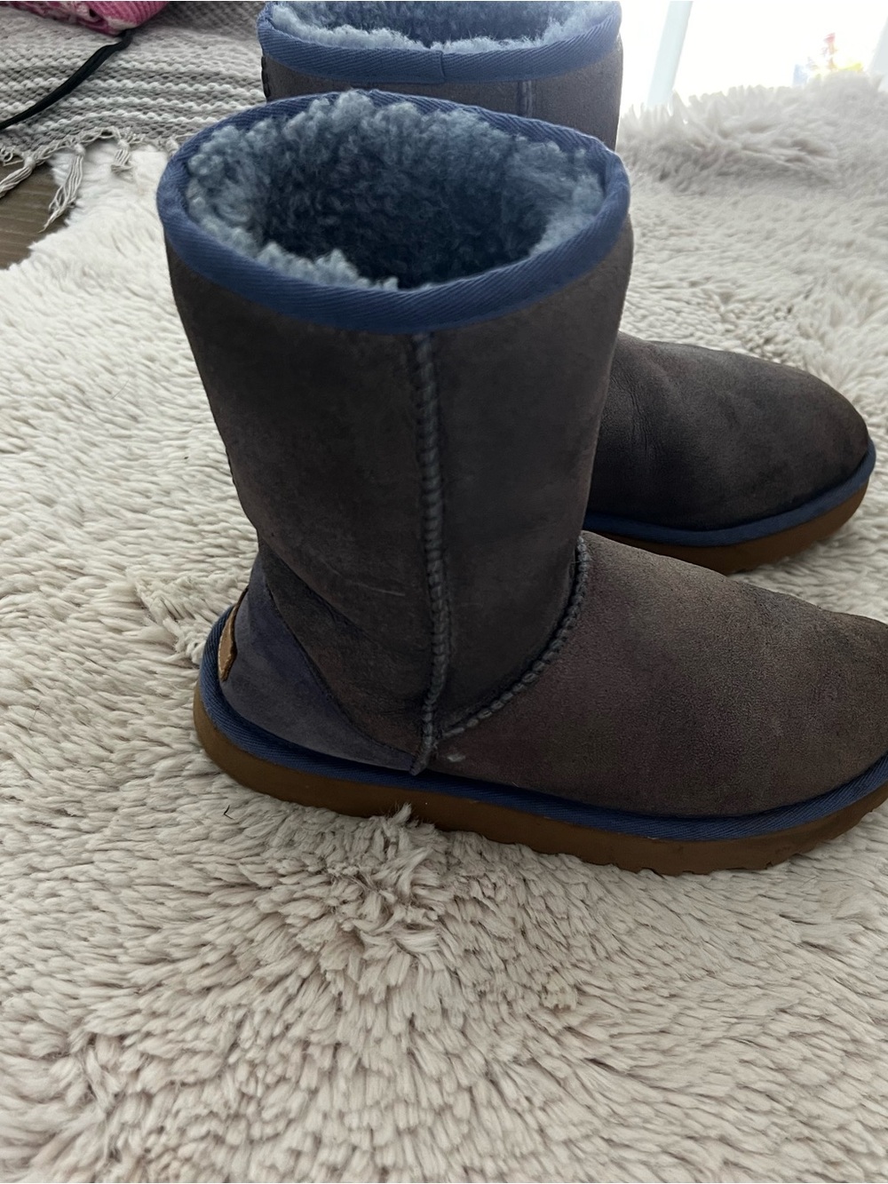 UGG Women's Gray Suede Shearling-Lined Short Boots with Blue Trim